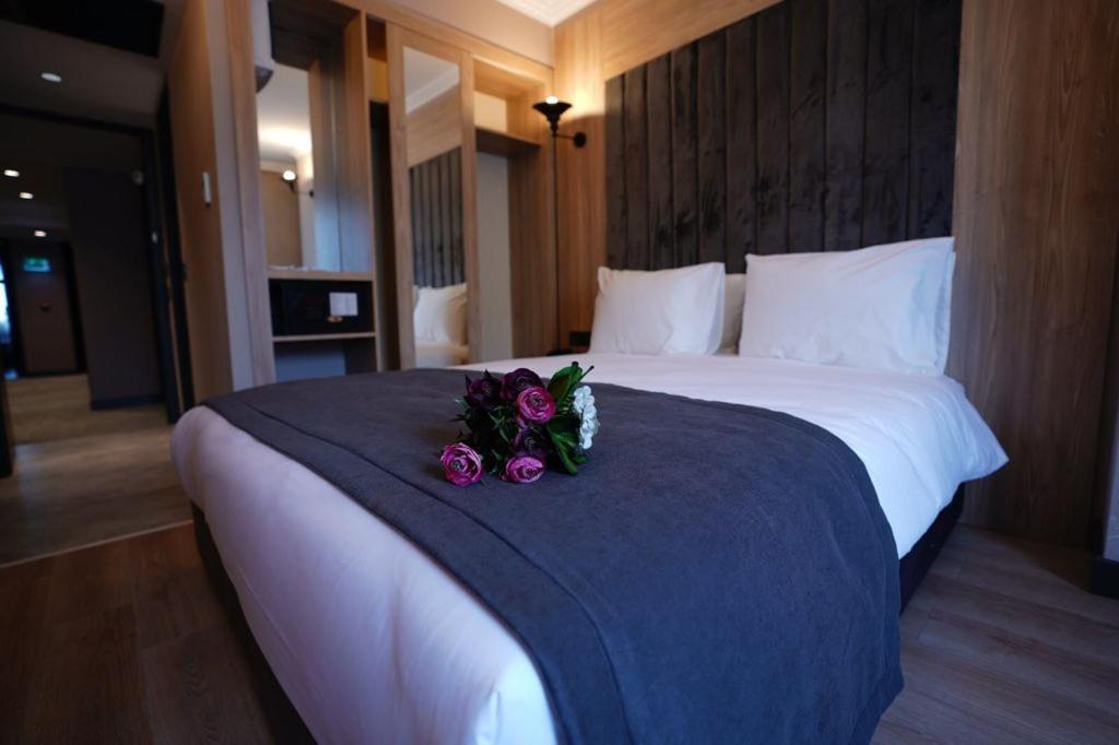 Mineo Hotel Taksim Istanbul Bagian luar foto