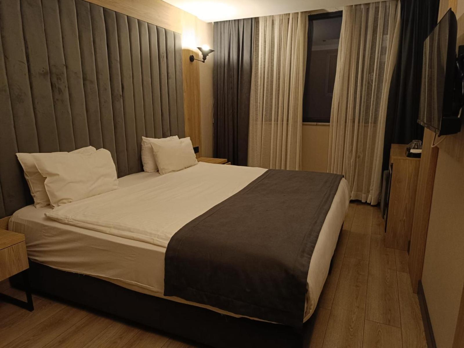 Mineo Hotel Taksim Istanbul Bagian luar foto